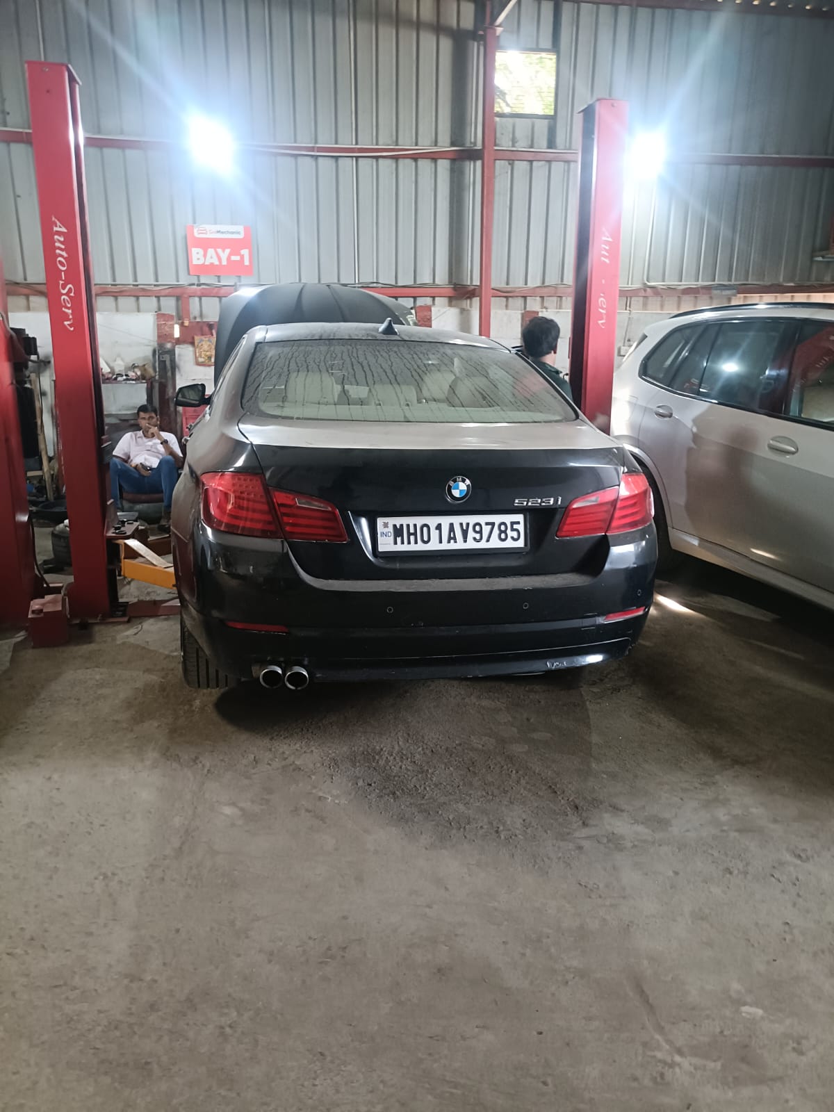 Car workshop service work at Elite Car Workshop